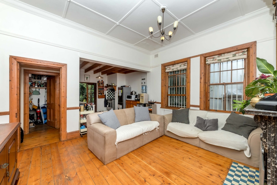 To Let 4 Bedroom Property for Rent in Vredehoek Western Cape